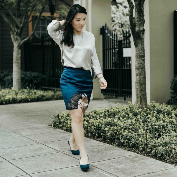 Caterina Gatta designer short skirt - Picture 1 of 9